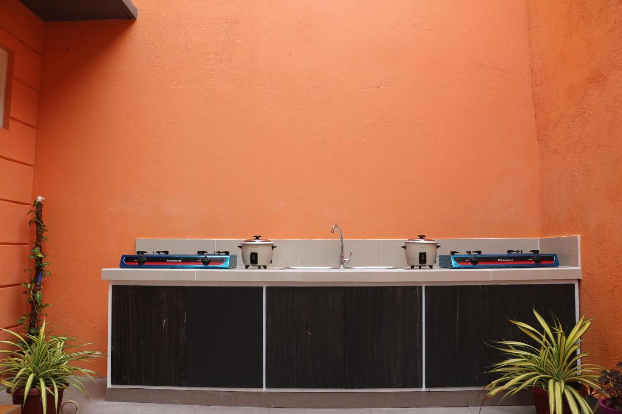 Anicia Guesthouse Rooms Paranaque City Buitenkant foto