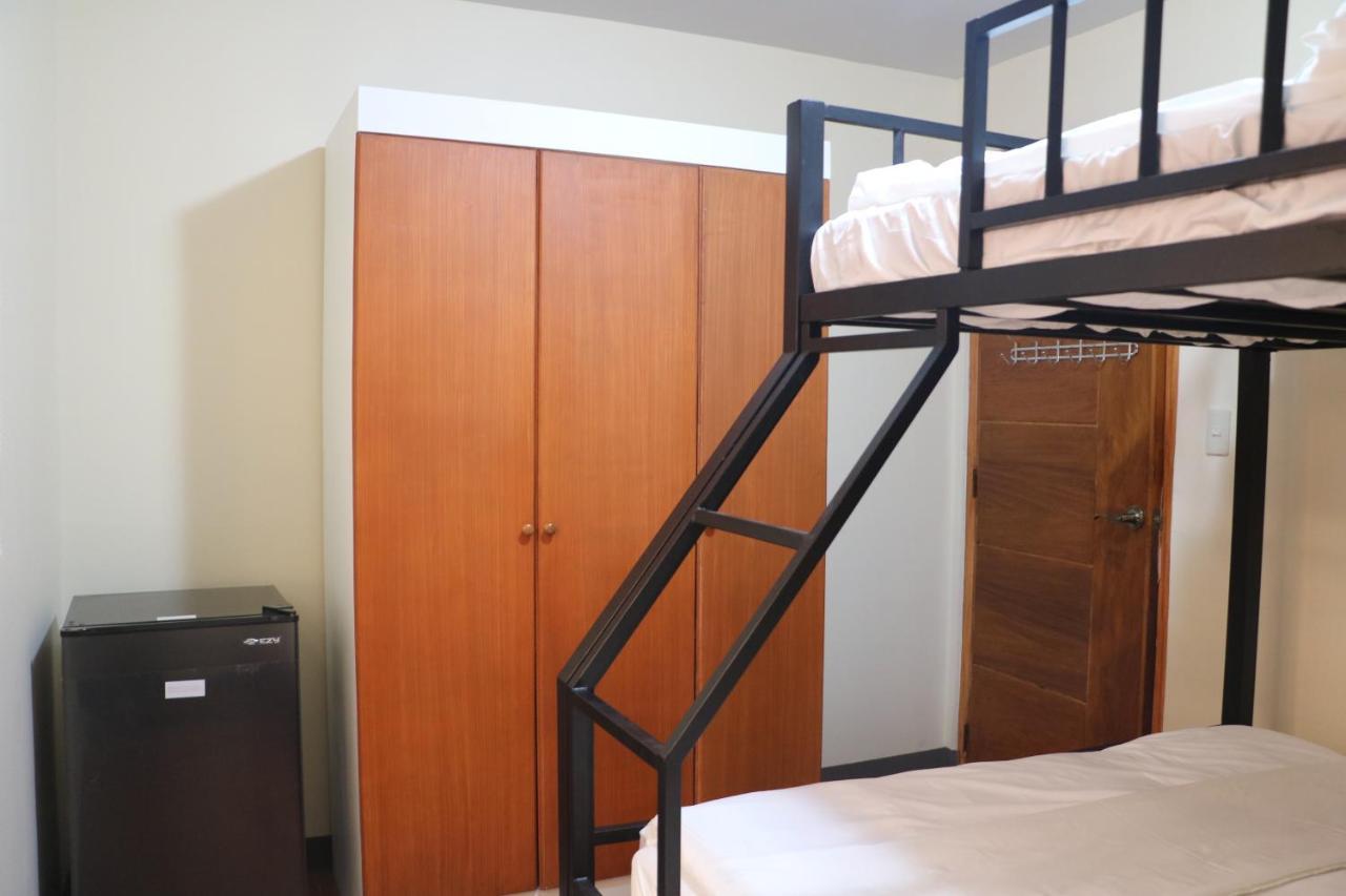 Anicia Guesthouse Rooms Paranaque City Buitenkant foto