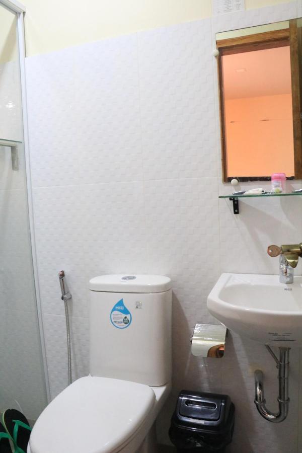 Anicia Guesthouse Rooms Paranaque City Buitenkant foto