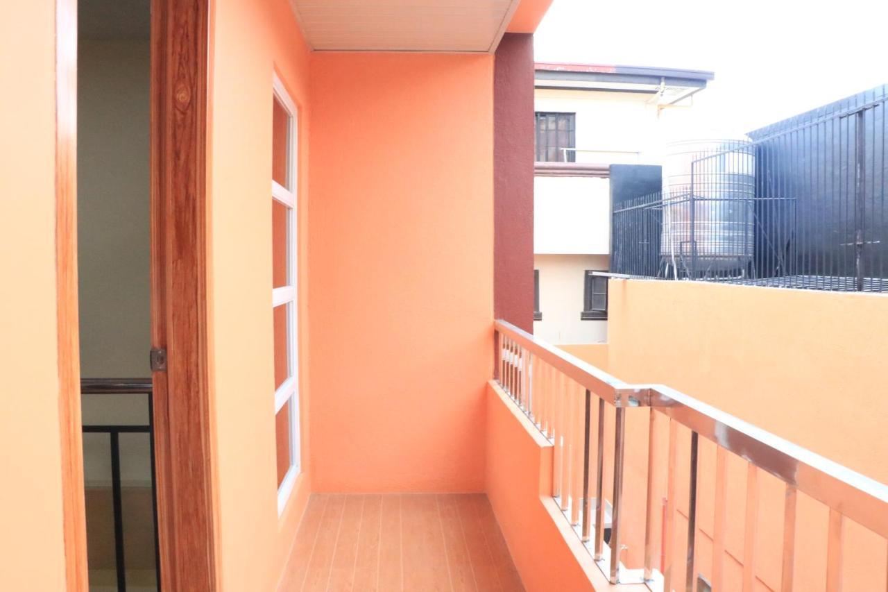 Anicia Guesthouse Rooms Paranaque City Buitenkant foto