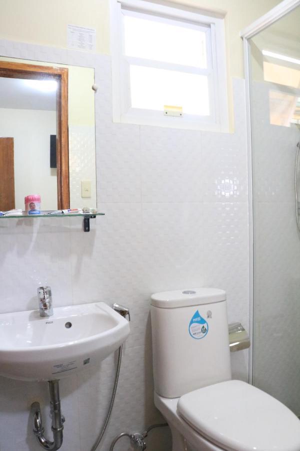 Anicia Guesthouse Rooms Paranaque City Buitenkant foto