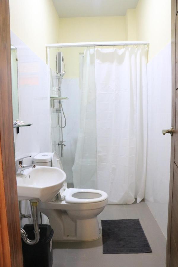 Anicia Guesthouse Rooms Paranaque City Buitenkant foto